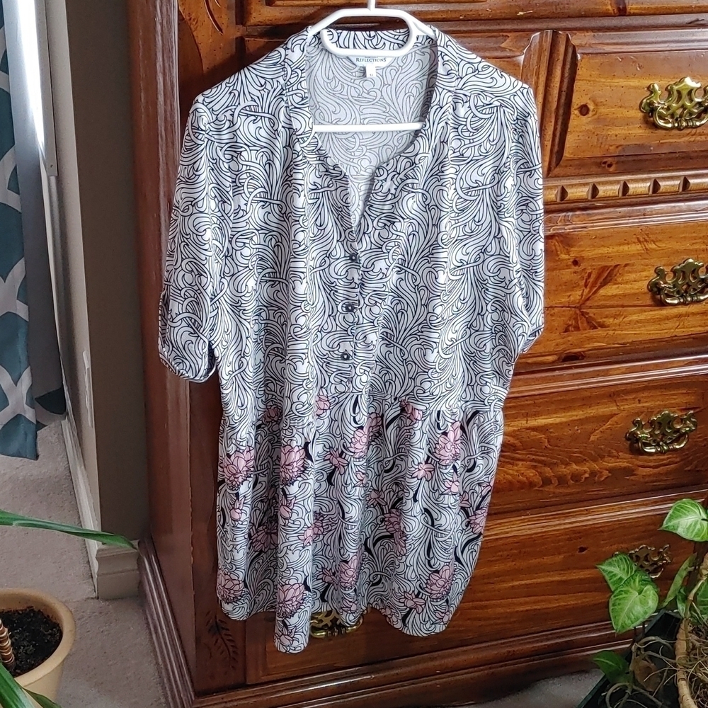 Northern Reflections Floral & Graphic Design Women's top XL